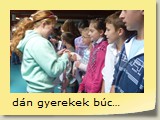 dán gyerekek búcsúajándéka (2)