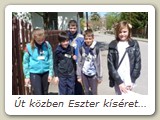 Út közben Eszter kíséretében